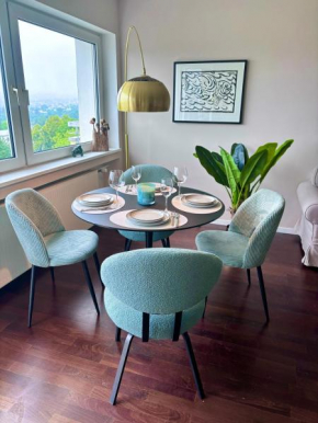 Raum2Go - Zentrales 2-Zi Apartment Design & Blick